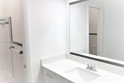 House in Hollywood, Florida 3 bedrooms, 170.2 sq.m. № 1962651 - photo 15