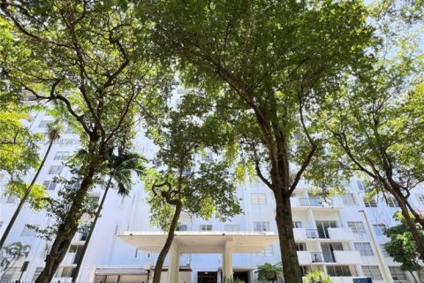 Кондоминиум с 1 комнатой в Авентура, Флорида № 1981628