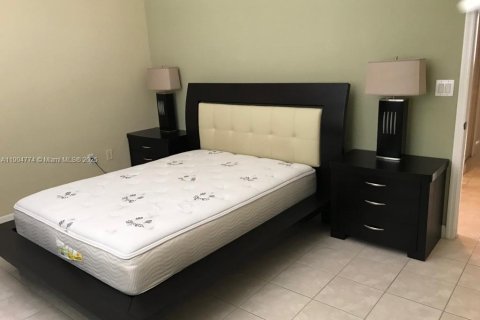 Townhouse in Doral, Florida 3 bedrooms, 156.35 sq.m. № 2013356 - photo 15