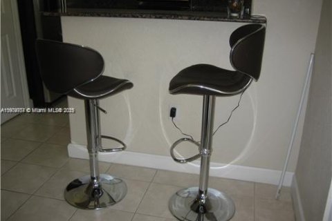 Townhouse in Doral, Florida 3 bedrooms, 156.35 sq.m. № 2013356 - photo 10