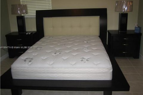 Townhouse in Doral, Florida 3 bedrooms, 156.35 sq.m. № 2013356 - photo 16