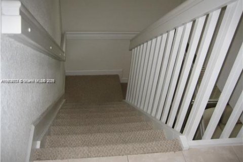 Townhouse in Doral, Florida 3 bedrooms, 156.35 sq.m. № 2013356 - photo 5