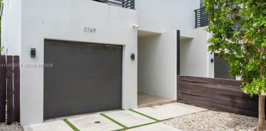 Touwnhouse à Miami, Floride 3 chambres, 212.19 m2 № 2247889
