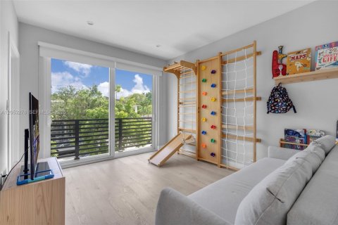 Touwnhouse à vendre à Miami, Floride: 3 chambres, 212.19 m2 № 2247889 - photo 24