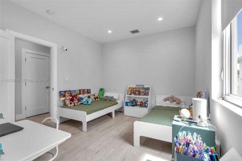 Touwnhouse à vendre à Miami, Floride: 3 chambres, 212.19 m2 № 2247889 - photo 20
