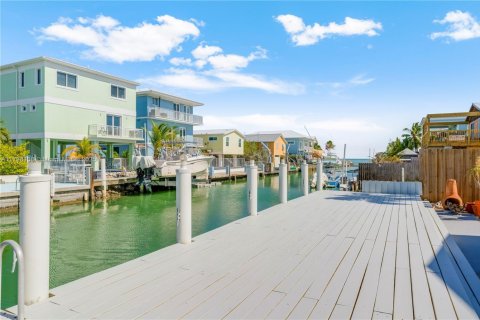House in Marathon, Florida 3 bedrooms, 98.1 sq.m. № 1712053 - photo 3