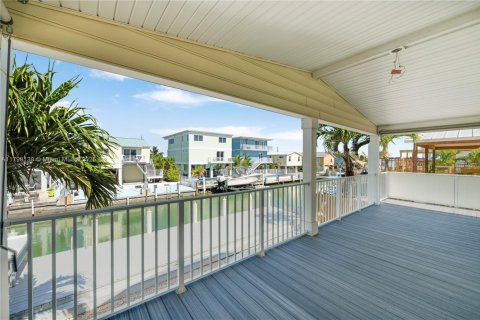 House in Marathon, Florida 3 bedrooms, 98.1 sq.m. № 1712053 - photo 2