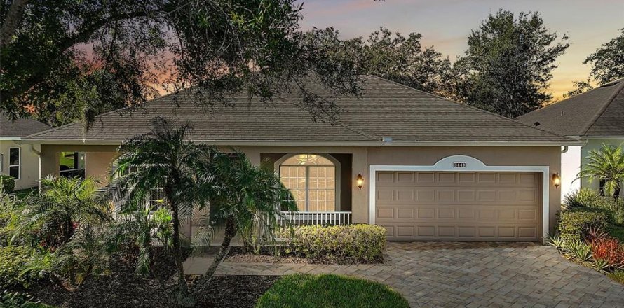 House in Clermont, Florida 2 bedrooms, 177.54 sq.m. № 1884664