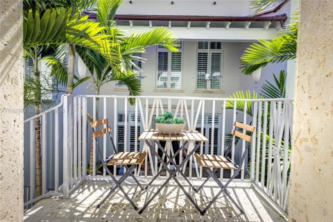 Adosado en venta en Coral Gables, Florida, 4 dormitorios, 323.76 m2 № 2008729 - foto 22
