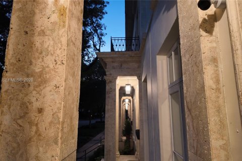 Adosado en venta en Coral Gables, Florida, 4 dormitorios, 323.76 m2 № 2008729 - foto 30