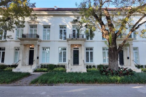 Adosado en Coral Gables, Florida 4 dormitorios, 323.76 m2 № 2008729