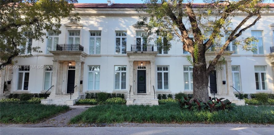 Adosado en Coral Gables, Florida 4 dormitorios, 323.76 m2 № 2008729