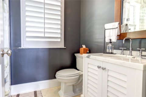 Adosado en venta en Coral Gables, Florida, 4 dormitorios, 323.76 m2 № 2008729 - foto 20