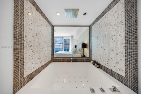 Купить кондоминиум в Майами, Флорида 2 спальни, 138.8м2, № 1979935 - фото 16