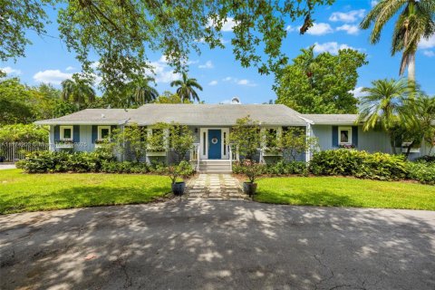 House in Miami, Florida 4 bedrooms, 329.71 sq.m. № 1693277 - photo 3