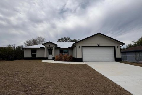 Villa ou maison à Okeechobee, Floride 3 chambres, 175.12 m2 № 2250425