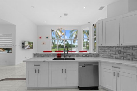 Villa ou maison à vendre à Weston, Floride: 5 chambres, 353.86 m2 № 1946211 - photo 26