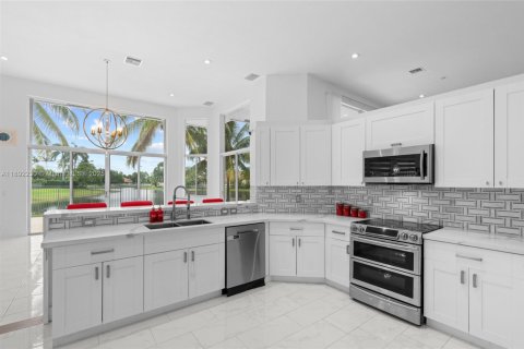 Villa ou maison à vendre à Weston, Floride: 5 chambres, 353.86 m2 № 1946211 - photo 24