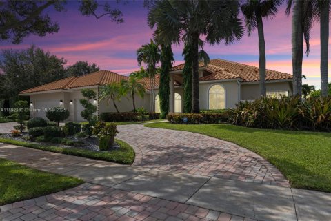 Villa ou maison à vendre à Weston, Floride: 5 chambres, 353.86 m2 № 1946211 - photo 1