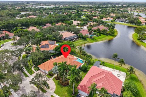 Villa ou maison à vendre à Weston, Floride: 5 chambres, 353.86 m2 № 1946211 - photo 2
