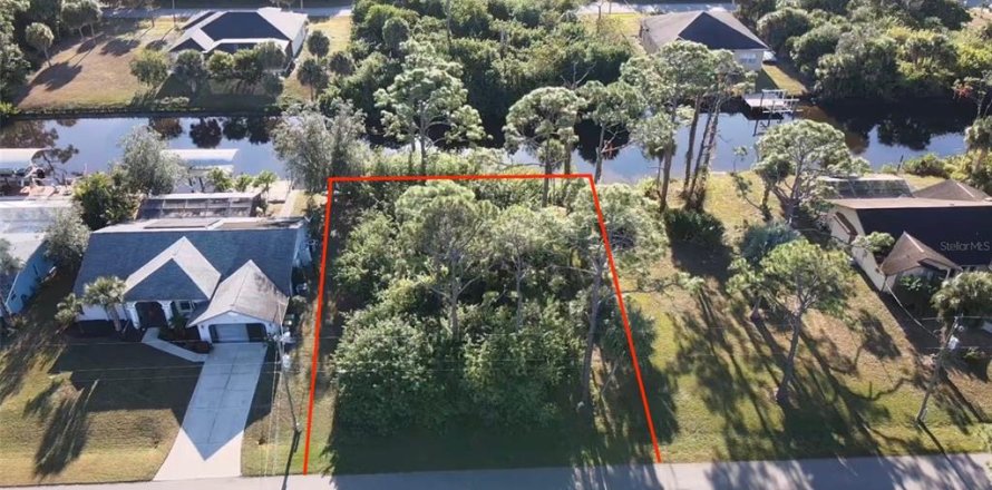 Terreno en Port Charlotte, Florida № 2103998