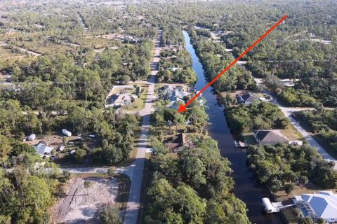 Terreno en venta en Port Charlotte, Florida № 2103998 - foto 5