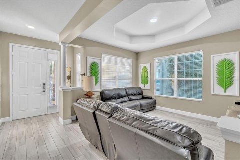 House in Orlando, Florida 3 bedrooms, 162.21 sq.m. № 1658410 - photo 5