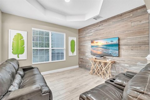 House in Orlando, Florida 3 bedrooms, 162.21 sq.m. № 1658410 - photo 6