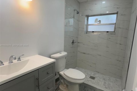 Villa ou maison à louer à Fort Lauderdale, Floride: 3 chambres, 214.05 m2 № 1976943 - photo 6