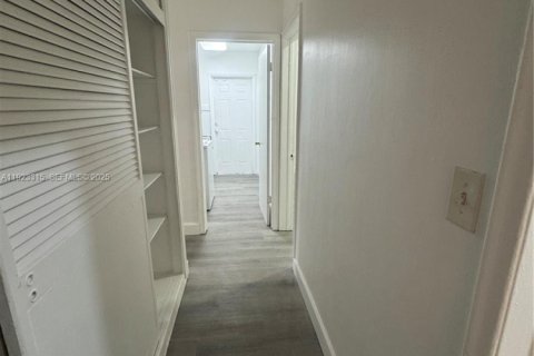 Villa ou maison à louer à Fort Lauderdale, Floride: 3 chambres, 214.05 m2 № 1976943 - photo 5