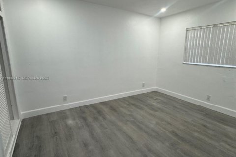 Villa ou maison à louer à Fort Lauderdale, Floride: 3 chambres, 214.05 m2 № 1976943 - photo 4