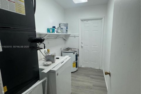 Villa ou maison à louer à Fort Lauderdale, Floride: 3 chambres, 214.05 m2 № 1976943 - photo 13