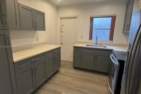 Villa ou maison à louer à Fort Lauderdale, Floride: 3 chambres, 214.05 m2 № 1976943 - photo 17