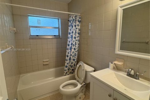 Villa ou maison à louer à Fort Lauderdale, Floride: 3 chambres, 214.05 m2 № 1976943 - photo 16
