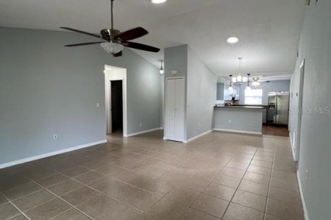 Casa en venta en Kissimmee, Florida, 3 dormitorios, 123.47 m2 № 2235321 - foto 4
