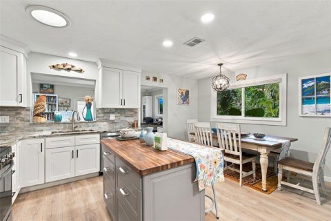 Villa ou maison à vendre à Palm Harbor, Floride: 2 chambres, 152.64 m2 № 2420492 - photo 14