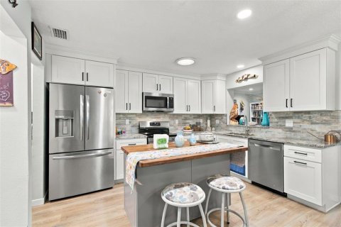Villa ou maison à vendre à Palm Harbor, Floride: 2 chambres, 152.64 m2 № 2420492 - photo 15