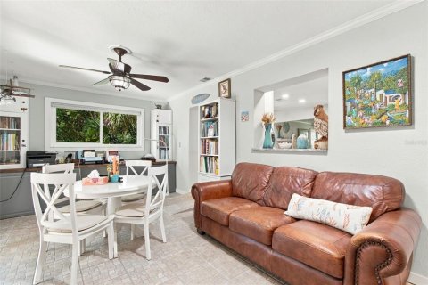 Villa ou maison à vendre à Palm Harbor, Floride: 2 chambres, 152.64 m2 № 2420492 - photo 21