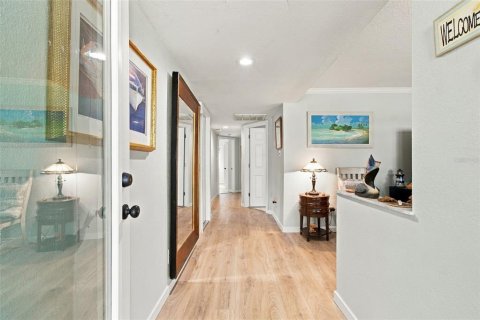 Villa ou maison à vendre à Palm Harbor, Floride: 2 chambres, 152.64 m2 № 2420492 - photo 8