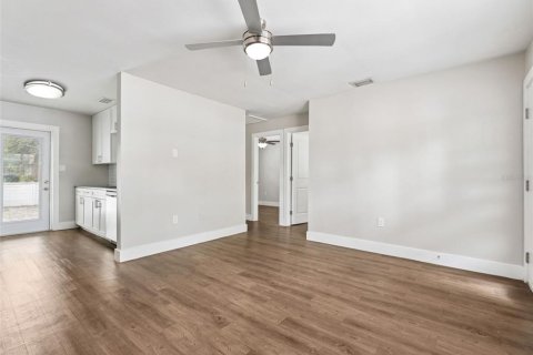 Apartamento en alquiler en Tampa, Florida, 2 dormitorios, 69.68 m2 № 1913447 - foto 8