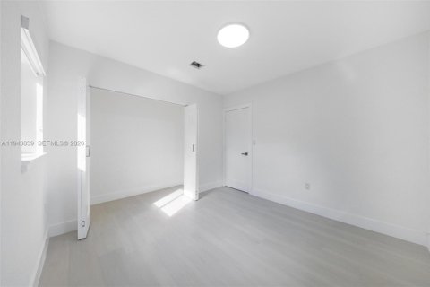 Casa en venta en Miami Gardens, Florida, 3 dormitorios, 139.54 m2 № 2000613 - foto 24