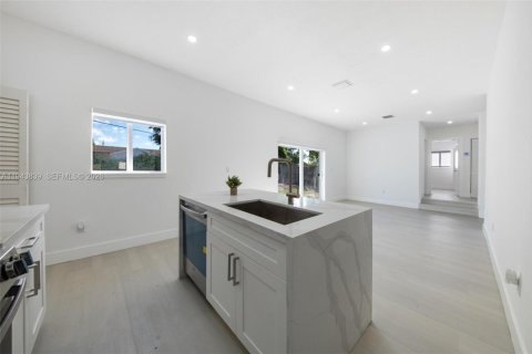 Casa en venta en Miami Gardens, Florida, 3 dormitorios, 139.54 m2 № 2000613 - foto 15