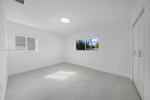 Casa en venta en Miami Gardens, Florida, 3 dormitorios, 139.54 m2 № 2000613 - foto 25