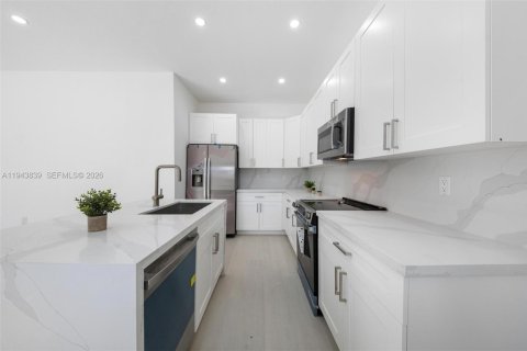 Casa en venta en Miami Gardens, Florida, 3 dormitorios, 139.54 m2 № 2000613 - foto 14