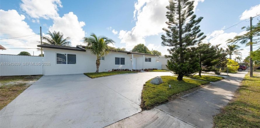 Casa en Miami Gardens, Florida 3 dormitorios, 139.54 m2 № 2000613