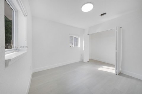 Casa en venta en Miami Gardens, Florida, 3 dormitorios, 139.54 m2 № 2000613 - foto 23