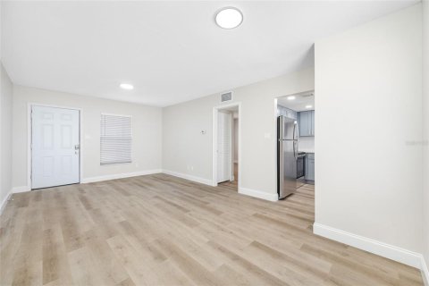 Apartamento en alquiler en Tampa, Florida, 1 dormitorio, 60.39 m2 № 1681369 - foto 9