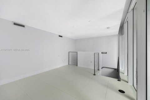 Copropriété à vendre à Miami, Floride: 1 chambre, 75.07 m2 № 2042007 - photo 9