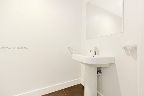 Copropriété à vendre à Miami, Floride: 1 chambre, 75.07 m2 № 2042007 - photo 10