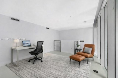 Copropriété à vendre à Miami, Floride: 1 chambre, 75.07 m2 № 2042007 - photo 3